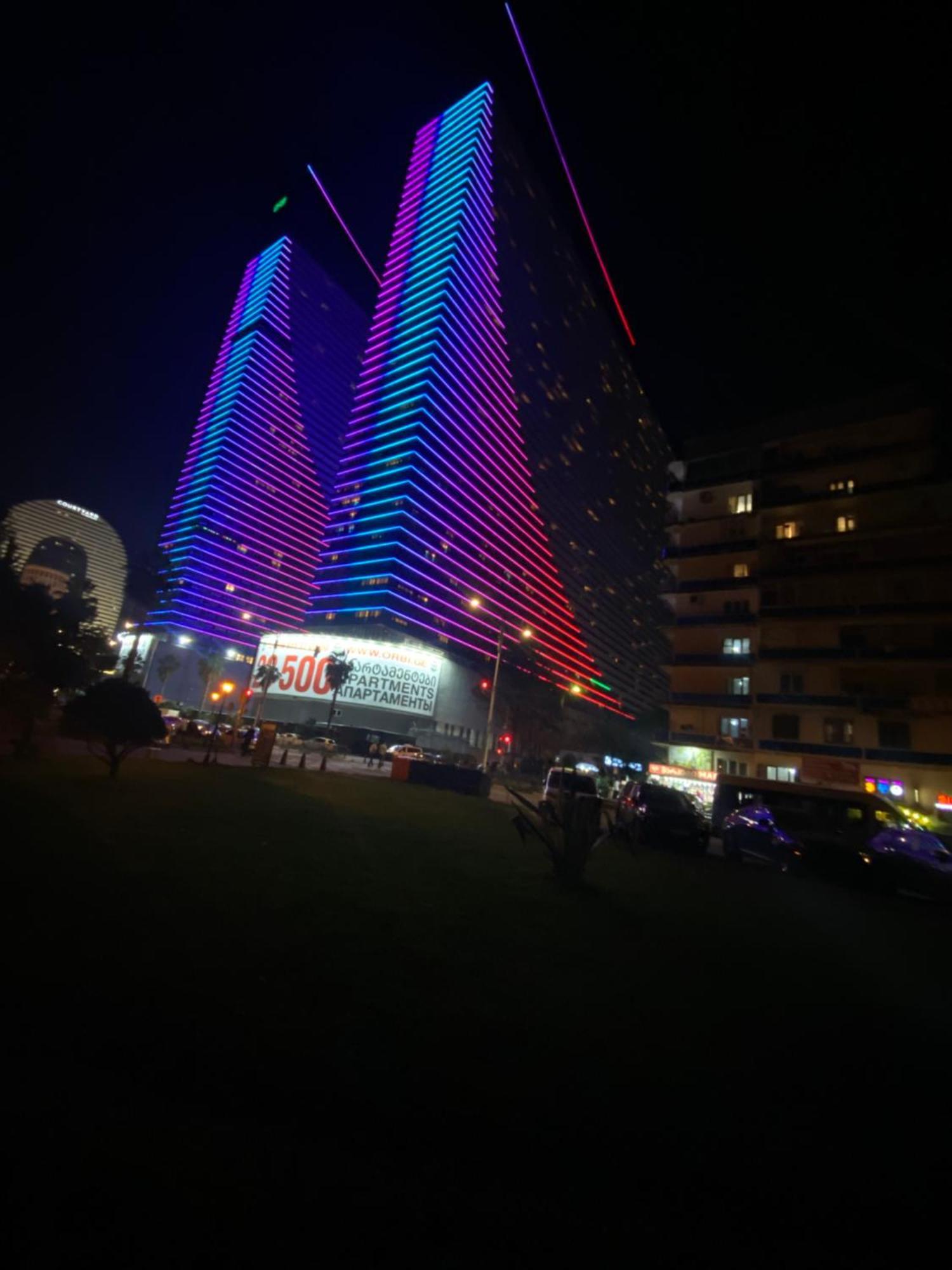 Delux Sea View Aparthotel In Orbi City Batumi Eksteriør billede