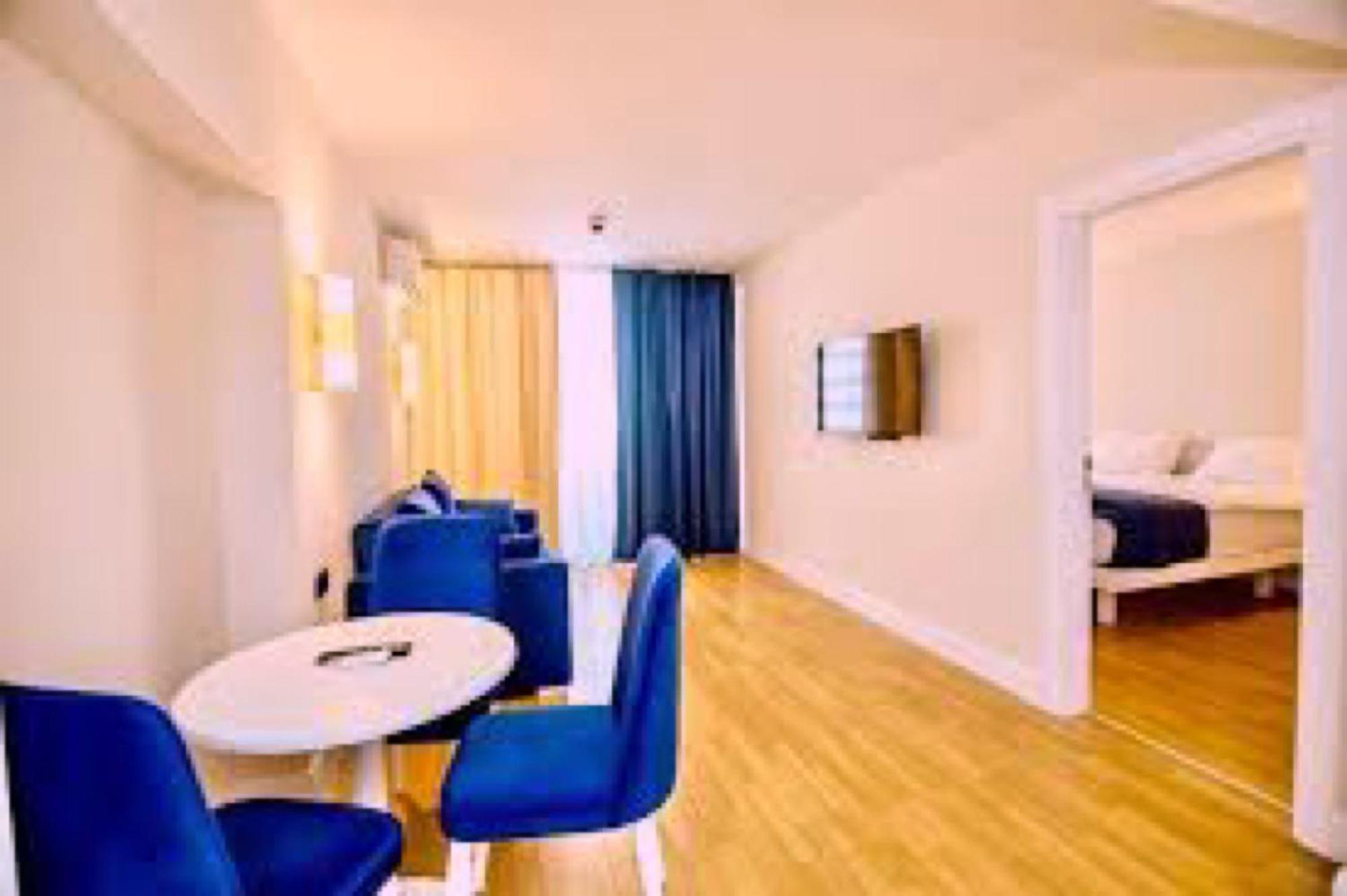 Delux Sea View Aparthotel In Orbi City Batumi Eksteriør billede