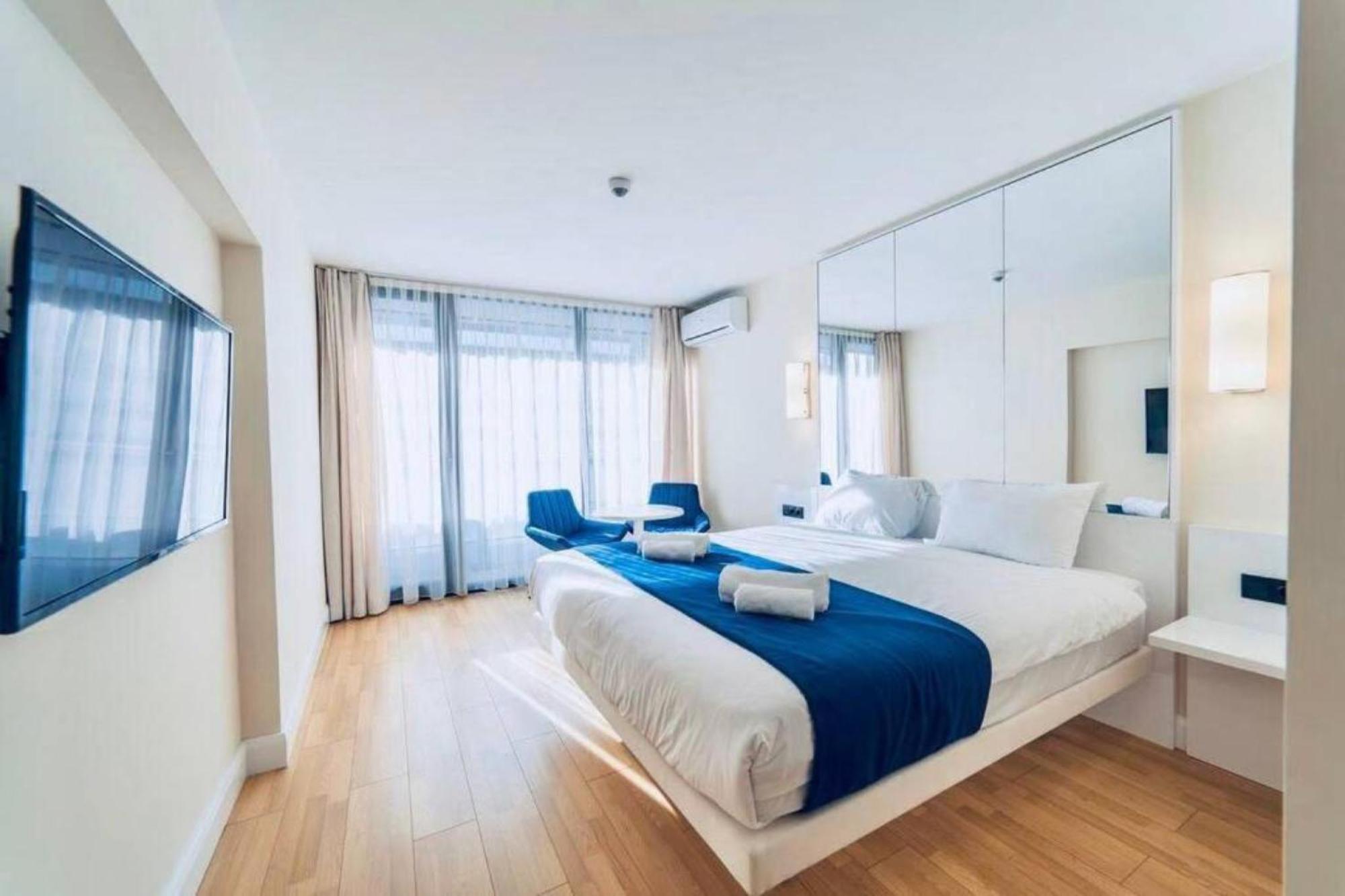 Delux Sea View Aparthotel In Orbi City Batumi Eksteriør billede