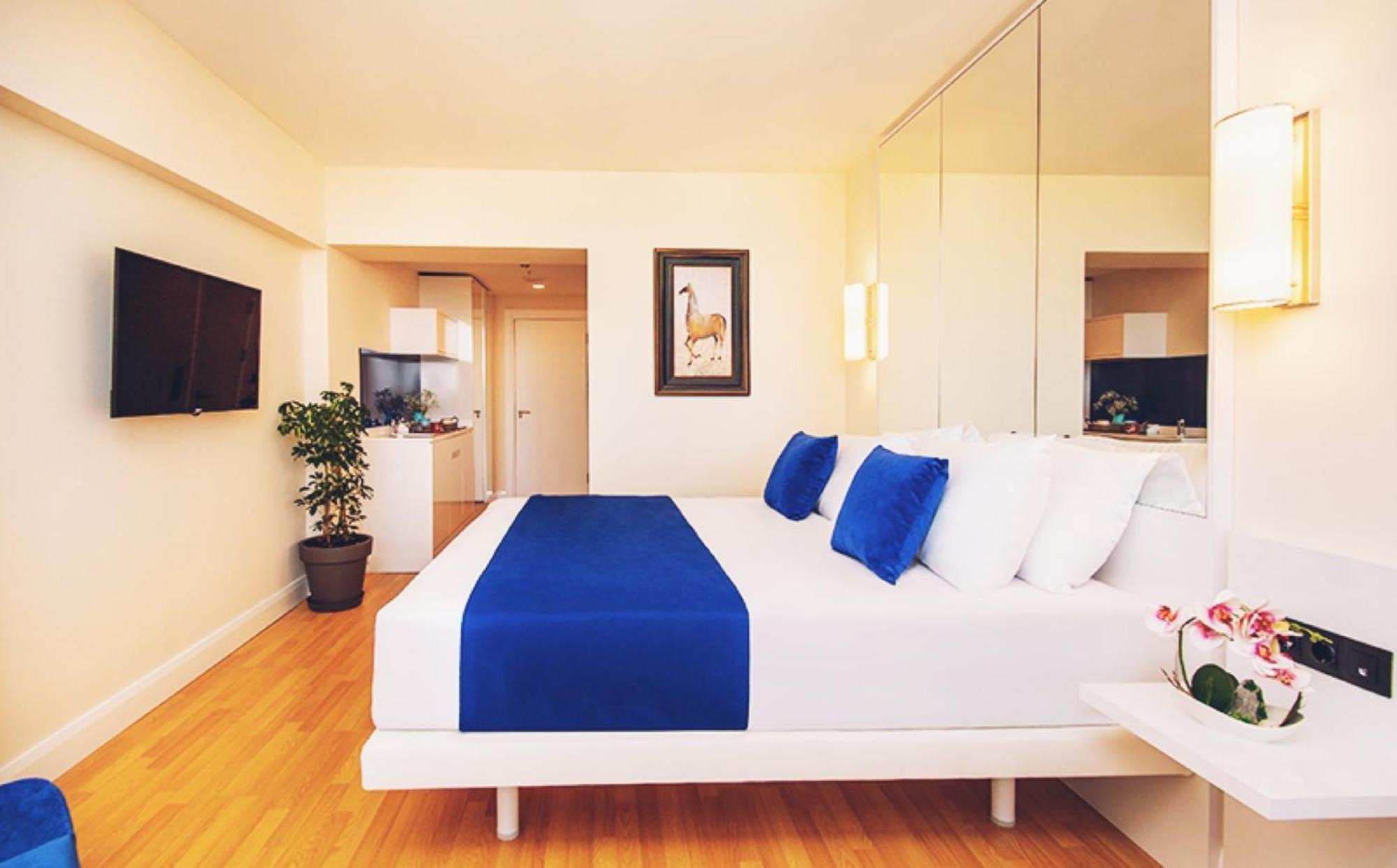 Delux Sea View Aparthotel In Orbi City Batumi Eksteriør billede