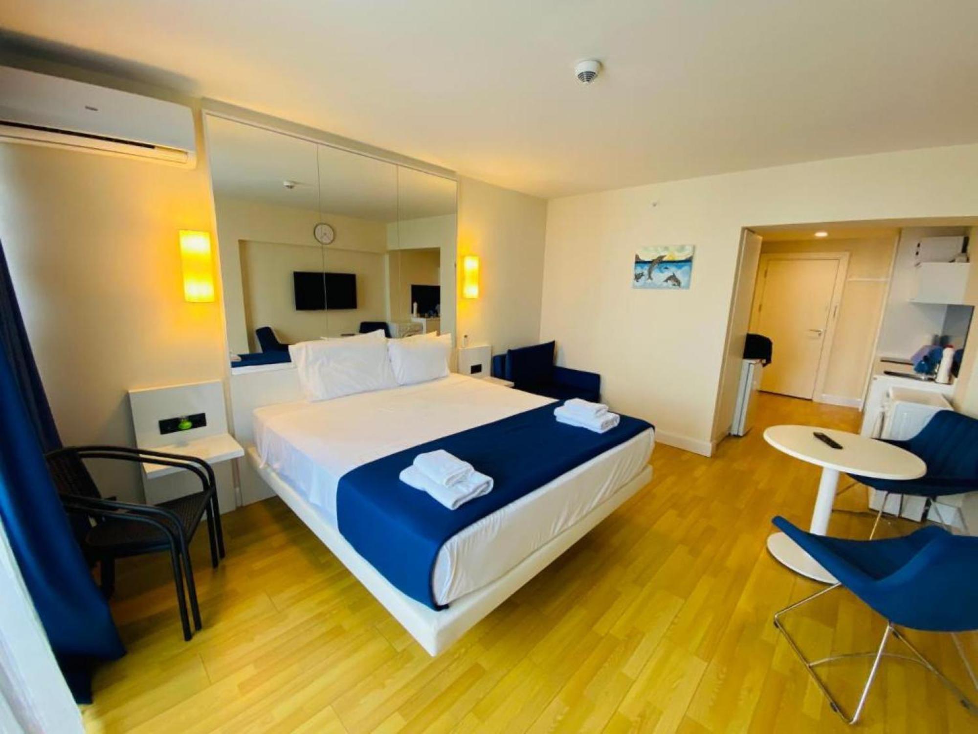 Delux Sea View Aparthotel In Orbi City Batumi Eksteriør billede