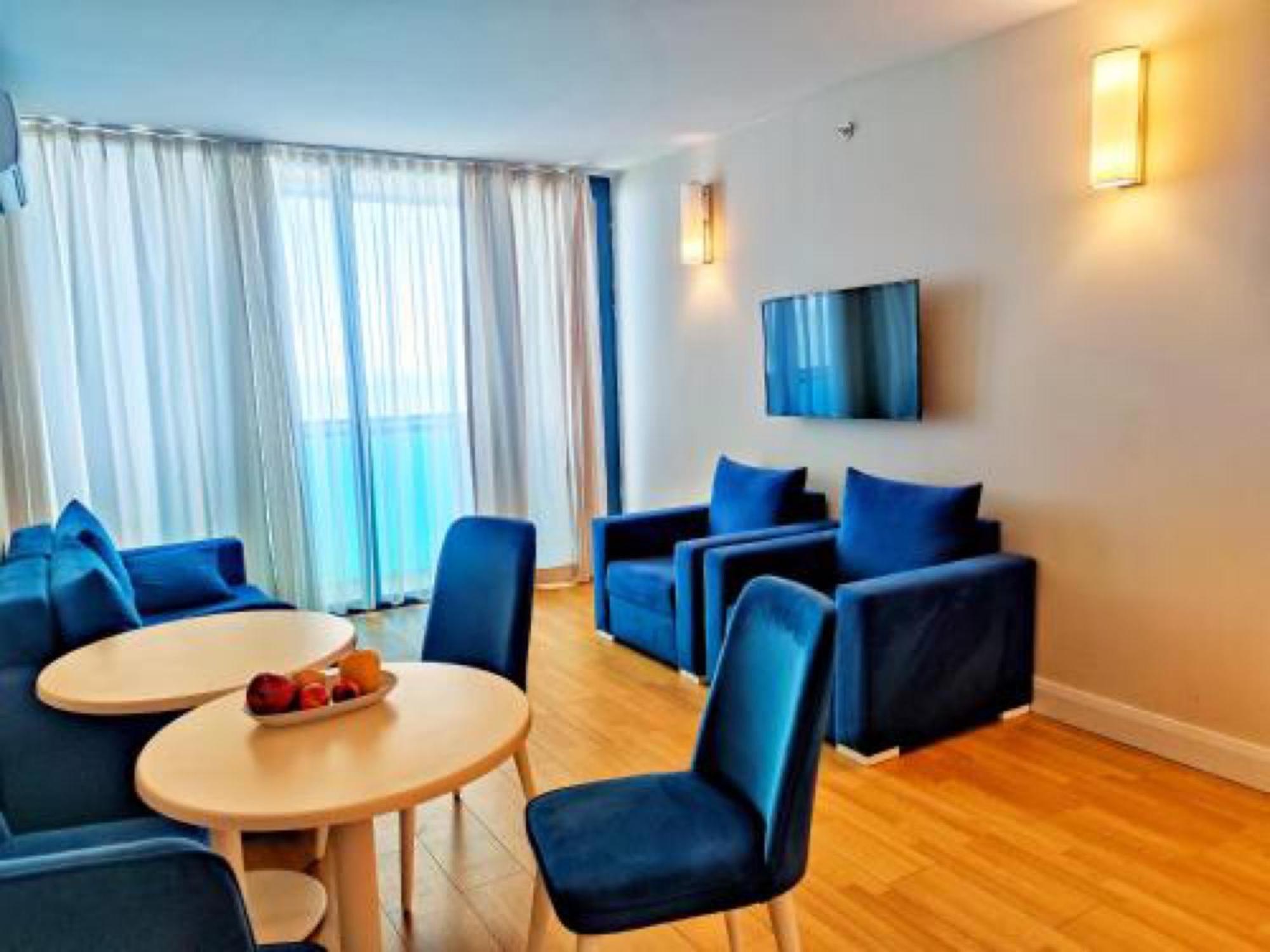 Delux Sea View Aparthotel In Orbi City Batumi Eksteriør billede