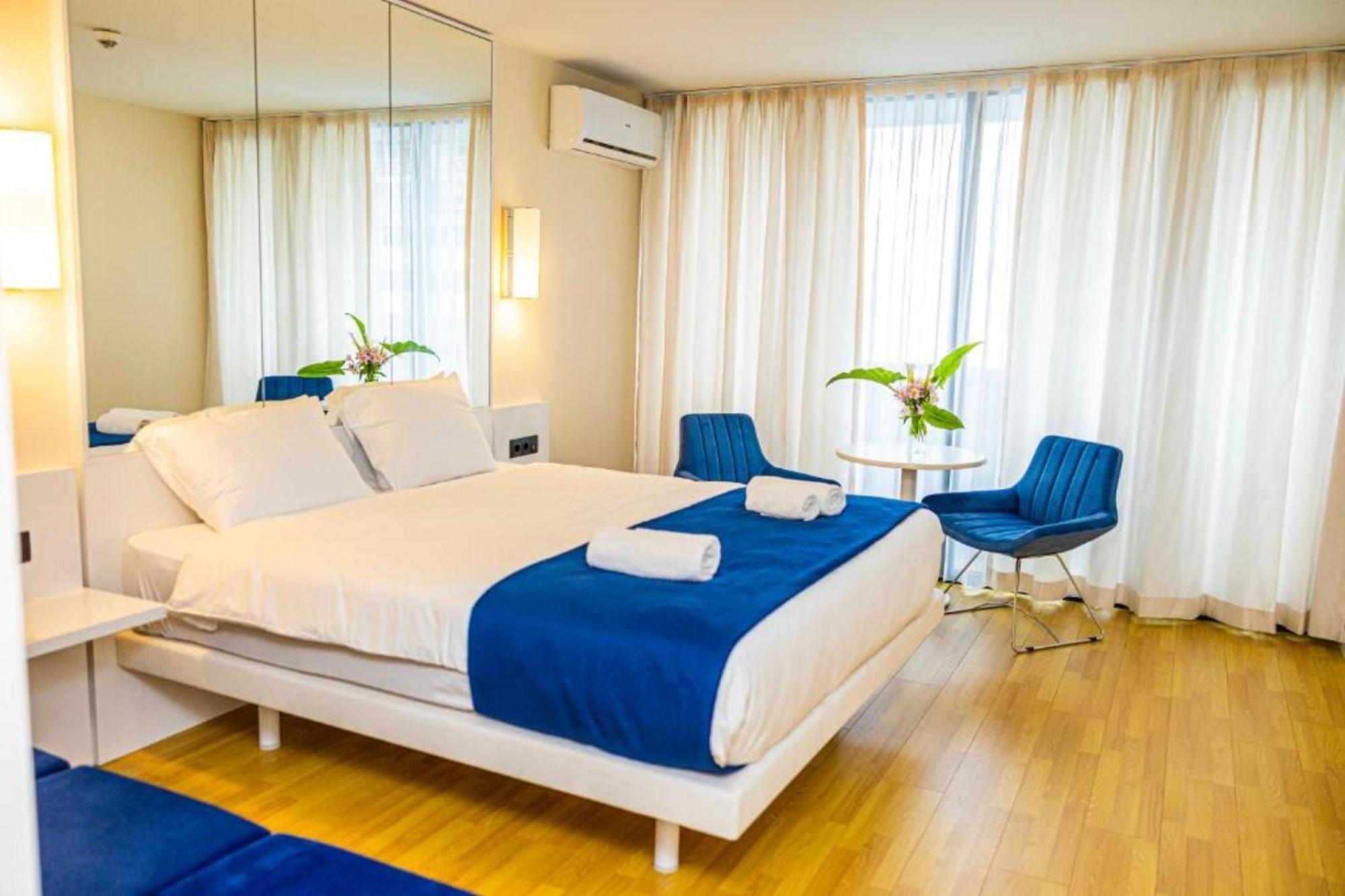Delux Sea View Aparthotel In Orbi City Batumi Eksteriør billede