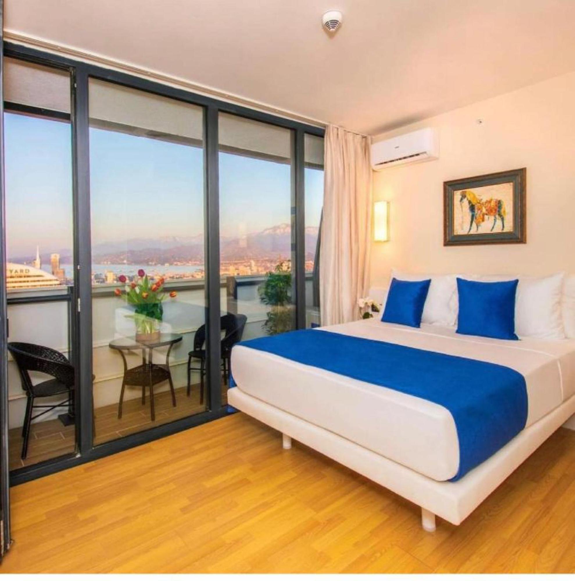 Delux Sea View Aparthotel In Orbi City Batumi Eksteriør billede