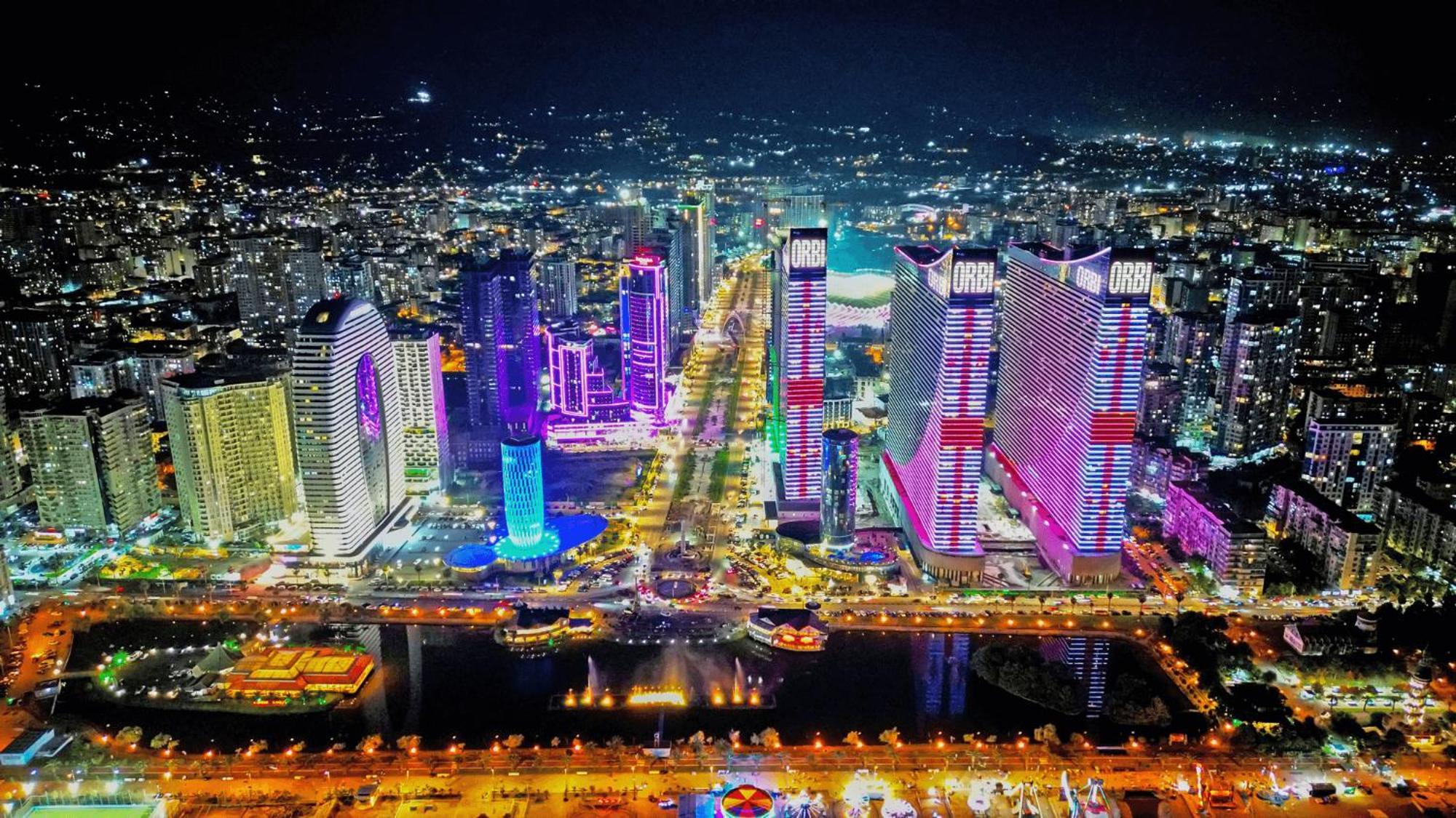 Delux Sea View Aparthotel In Orbi City Batumi Eksteriør billede